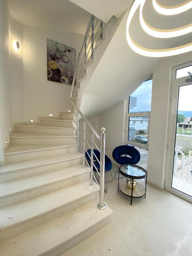 Apartmens Xhenis Lux Ulcinj Exterior photo