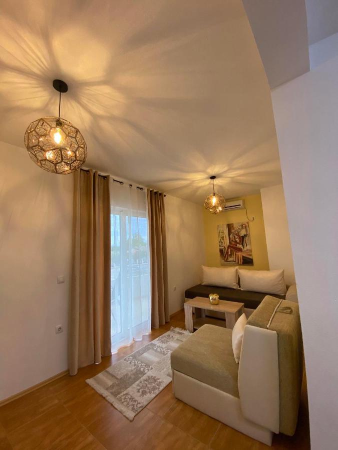 Apartmens Xhenis Lux Ulcinj Exterior photo