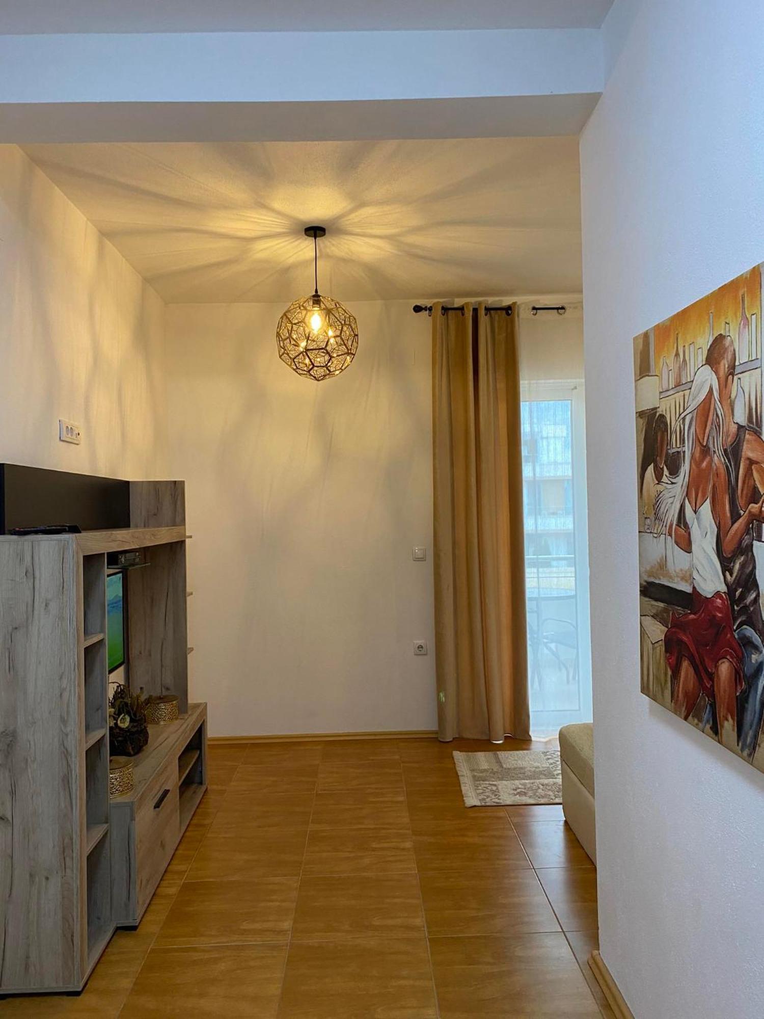 Apartmens Xhenis Lux Ulcinj Exterior photo