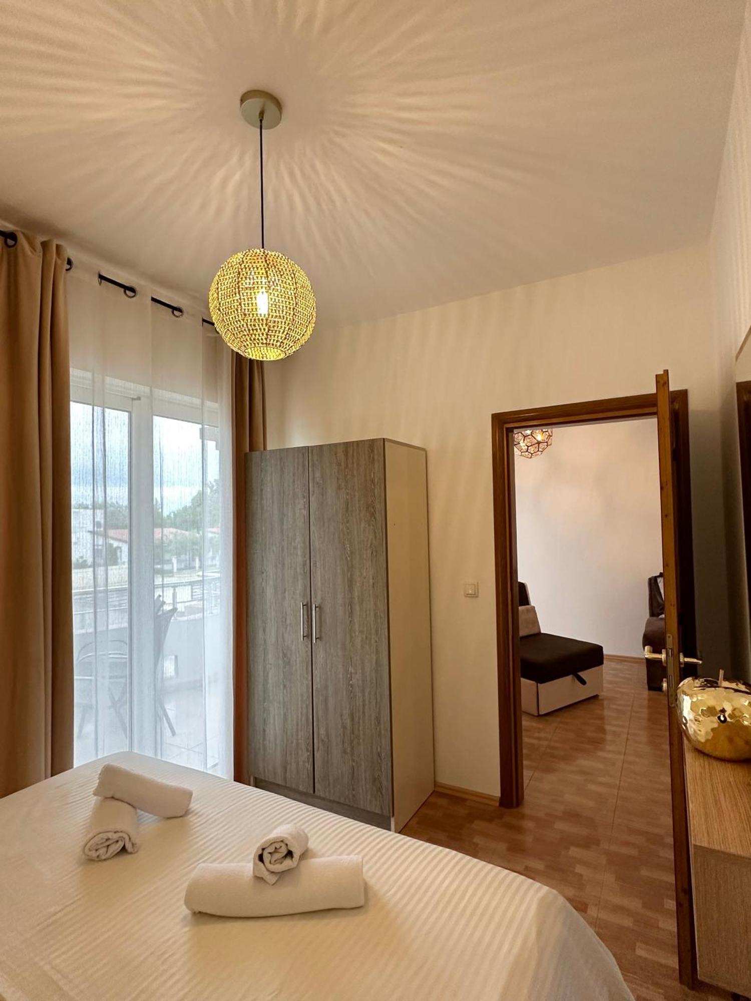 Apartmens Xhenis Lux Ulcinj Exterior photo